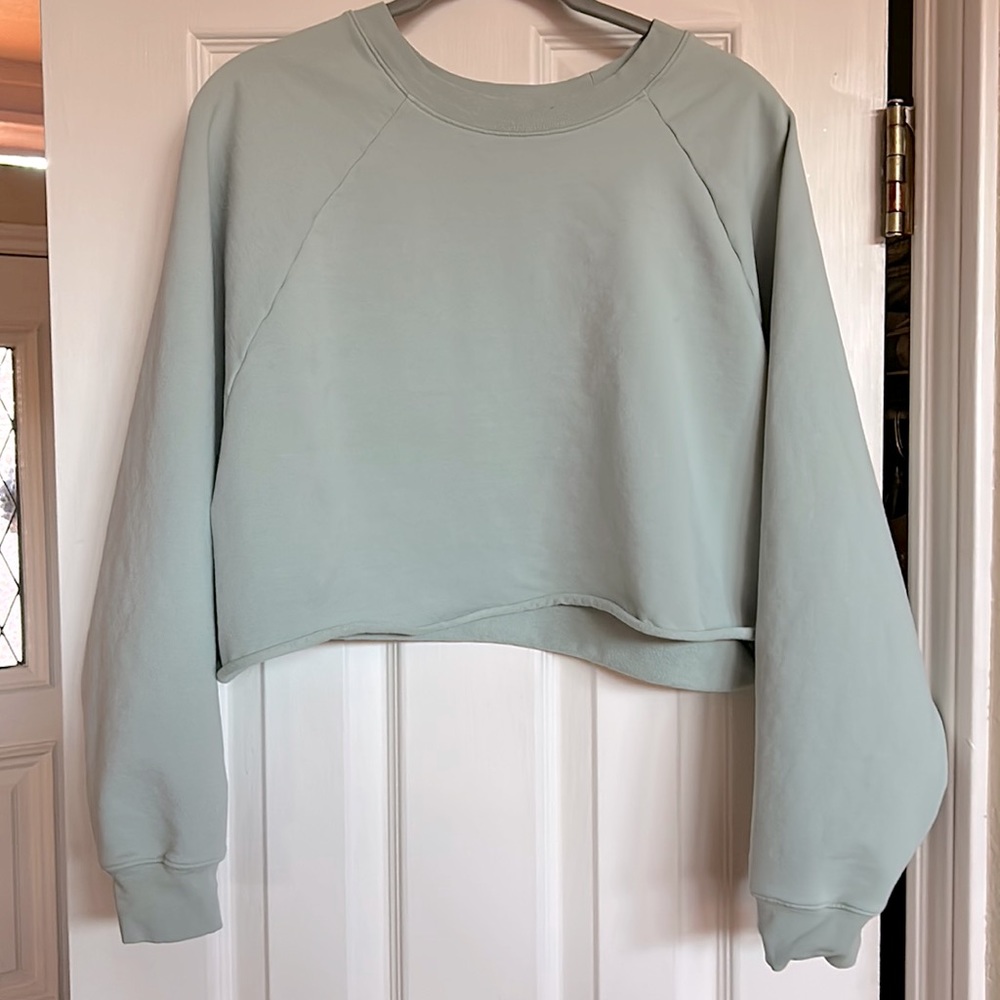 ACTA Copped Crew Neck Sweatshirt